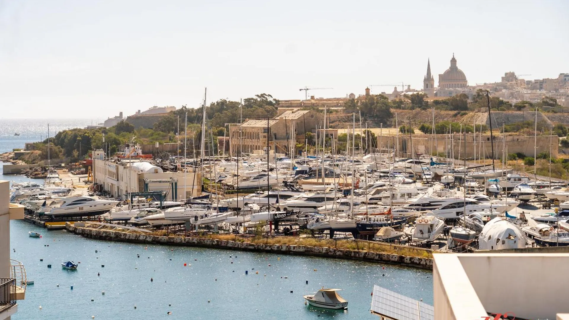 Konukevi Stuart Rooms By Zzzing Gzira
